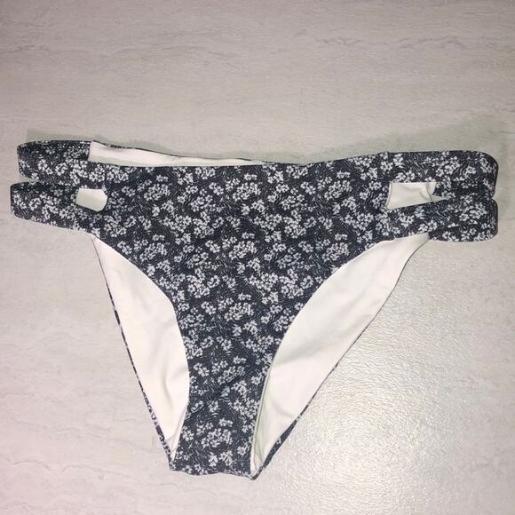 Tavik swim bottom black white floral full coverage - Picture 1 of 7